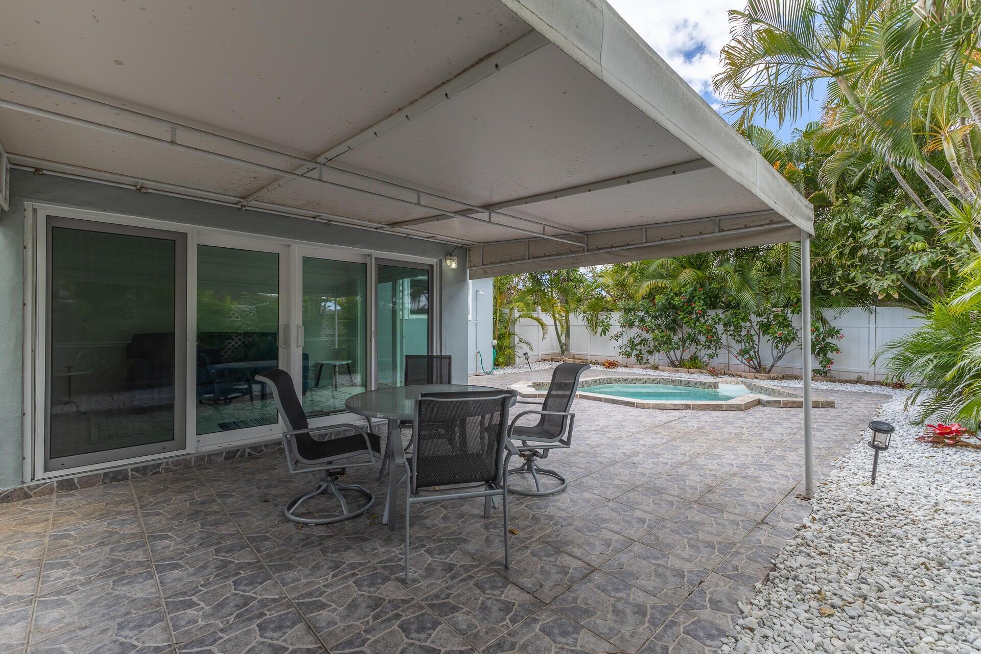 498 Northeast 47th Street Boca Raton, FL 33431 - Photo 12 of 27 20240410211908877558000000-o