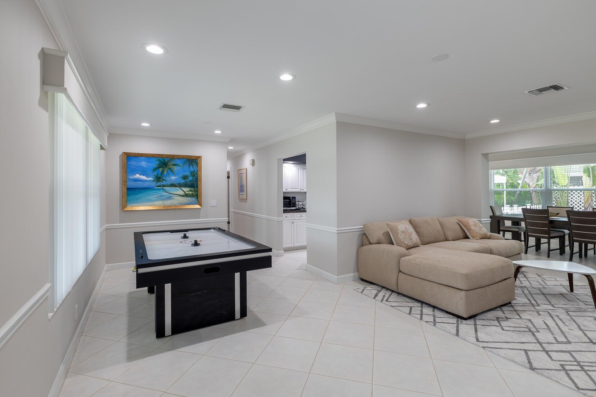 498 Northeast 47th Street Boca Raton, FL 33431 - Photo 6 of 27 20240410211929225259000000-o