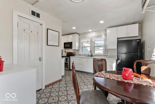 $360,000 | 235 East Water Street, Pendleton, IN 46064