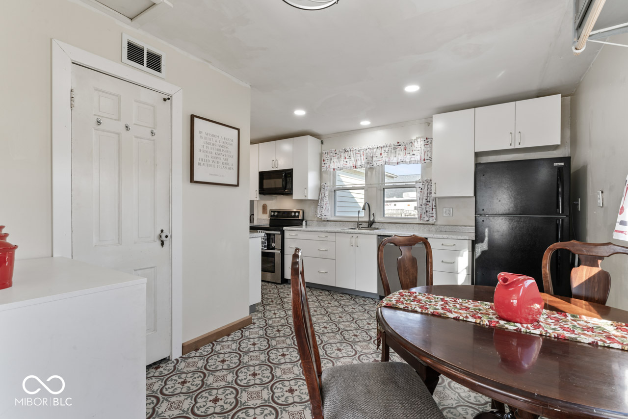 235 East Water Street Pendleton, IN 46064 - Photo 20 of 48