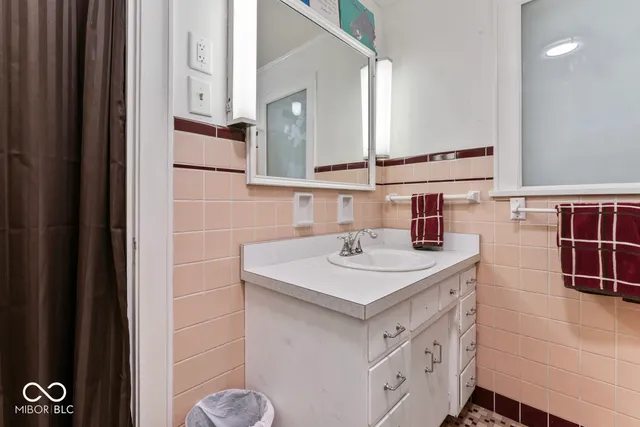 $360,000 | 235 East Water Street, Pendleton, IN 46064