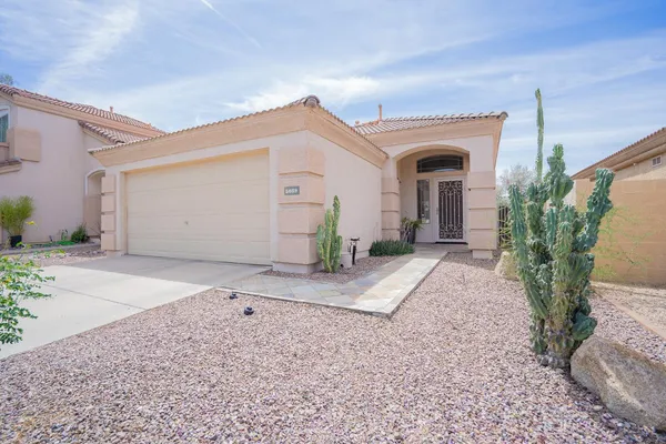 $2,595 | 5039 East Lucia Drive, Cave Creek, AZ 85331
