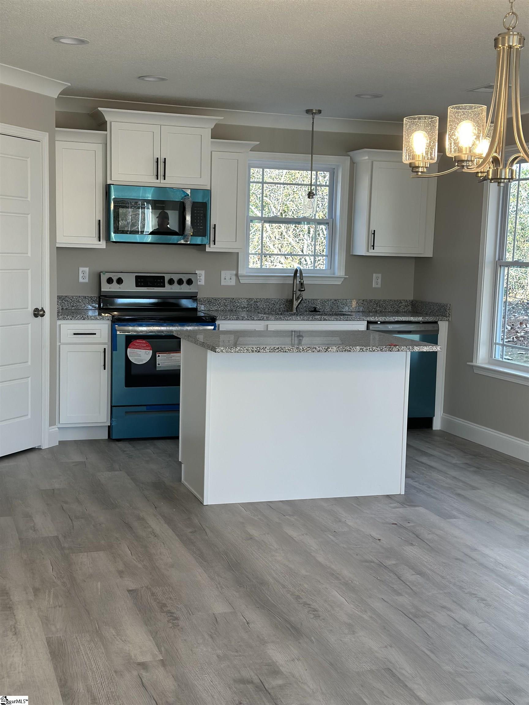 4585 Hawkins Road Greer, SC 29651 - Photo 11 of 21