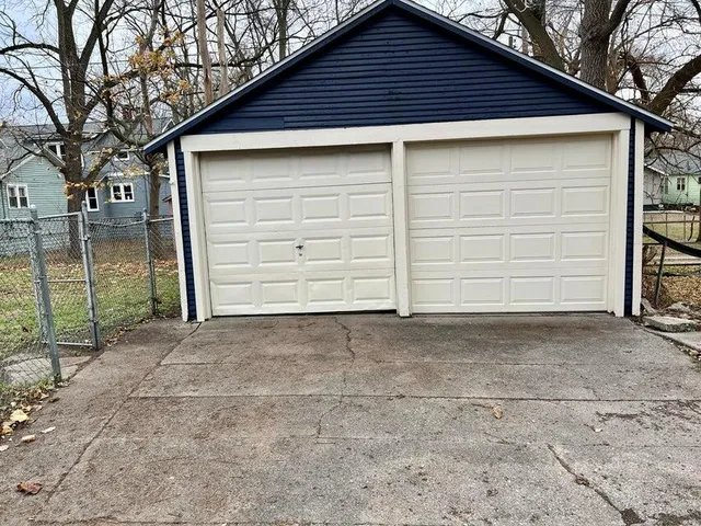 $259,900 | 401 Monroe Avenue, Muskegon, MI 49441