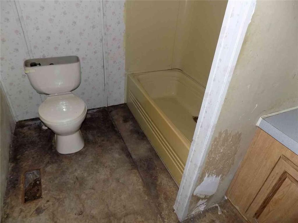 317 Temple Road Georgetown, PA 15043 - Photo 5 of 9