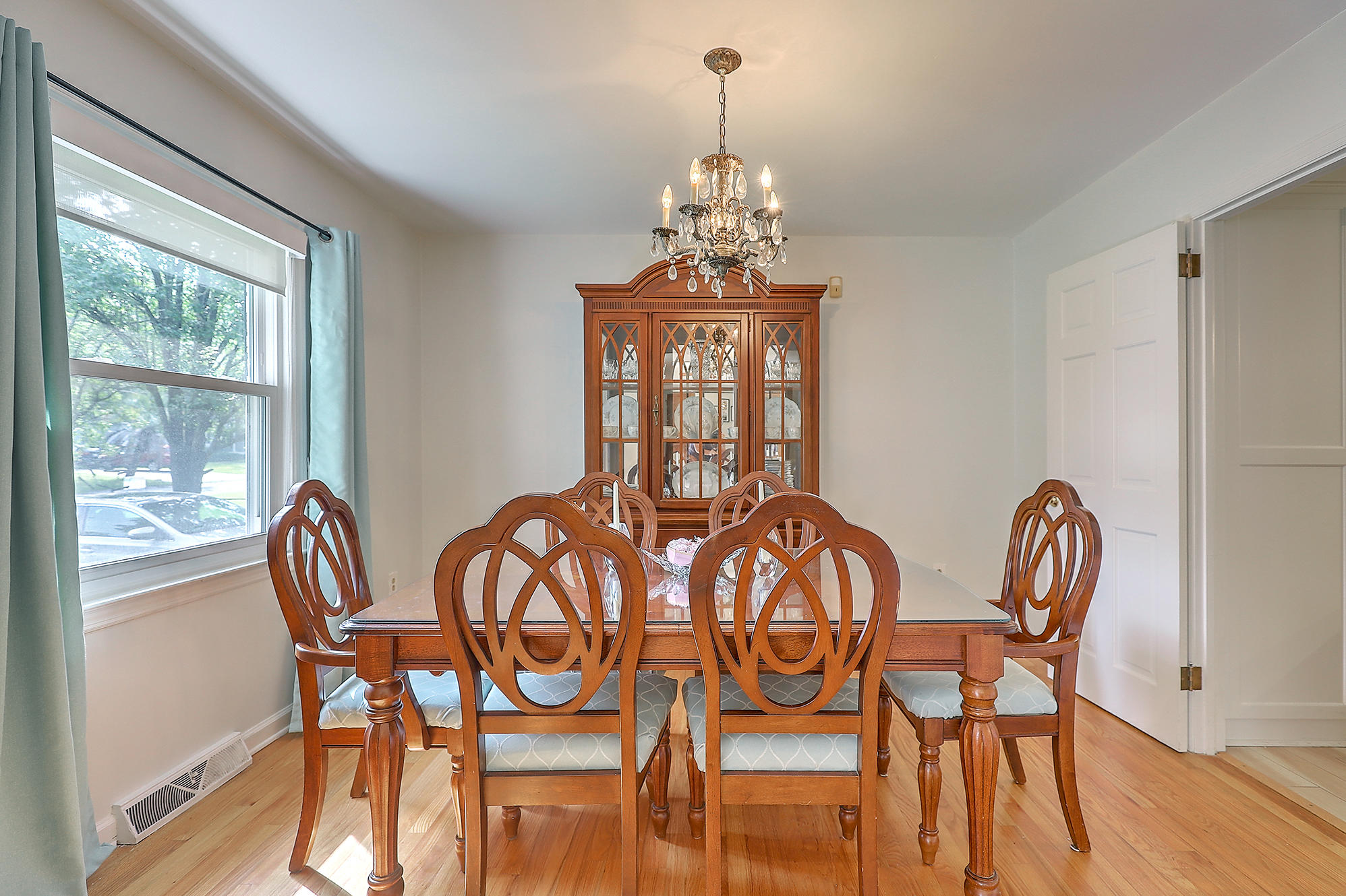 33 Edinburgh Road Charleston, SC 29407 - Photo 8 of 29 plenty of room for formal furniture
