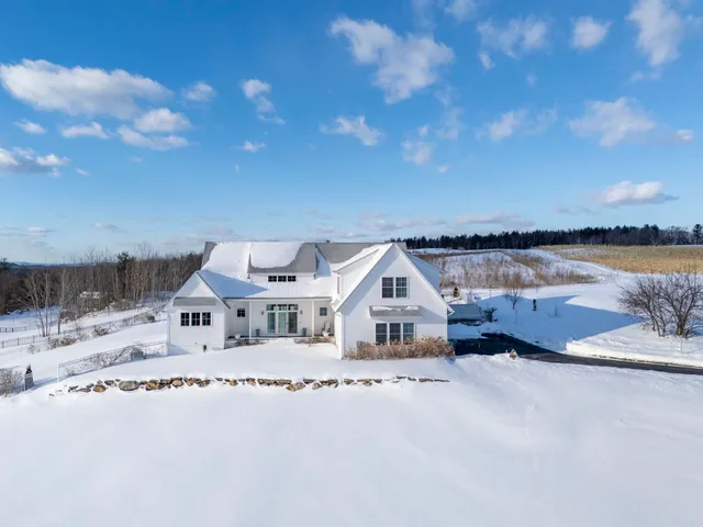 $1,100,000 | 2 Nettie Way, Londonderry, NH 03053