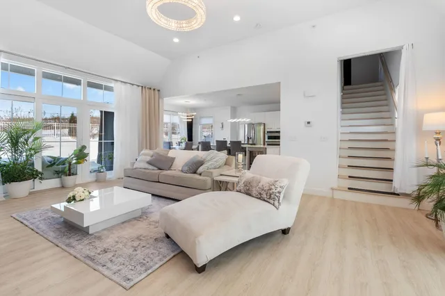 $1,100,000 | 2 Nettie Way, Londonderry, NH 03053