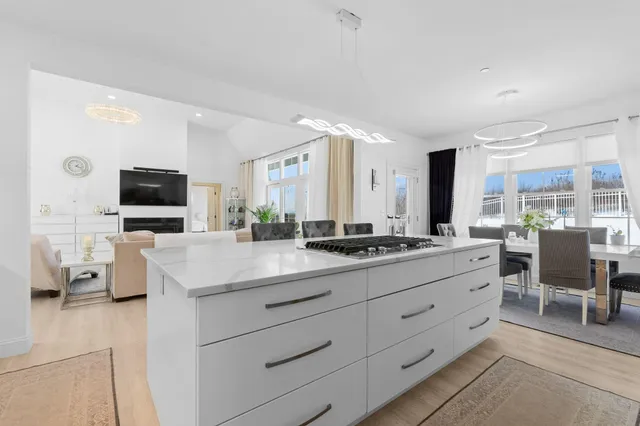 $1,100,000 | 2 Nettie Way, Londonderry, NH 03053