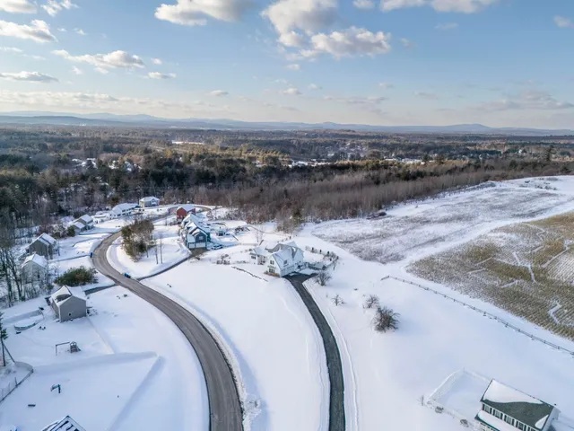 $1,100,000 | 2 Nettie Way, Londonderry, NH 03053