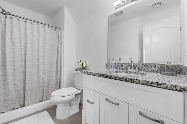 $1,100,000 | 2 Nettie Way, Londonderry, NH 03053