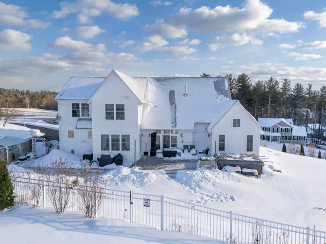 $1,100,000 | 2 Nettie Way, Londonderry, NH 03053