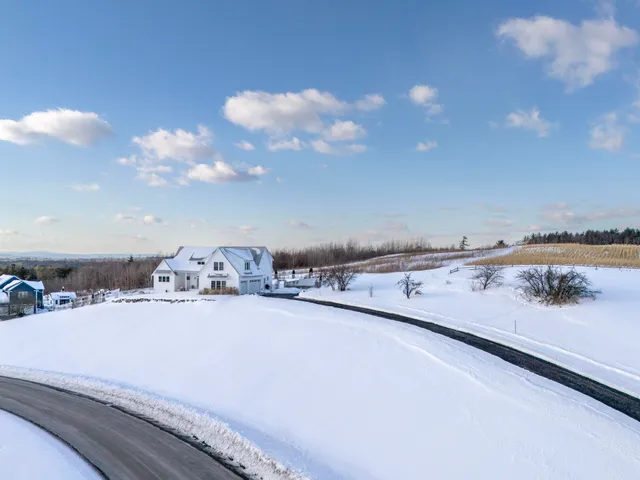 $1,100,000 | 2 Nettie Way, Londonderry, NH 03053