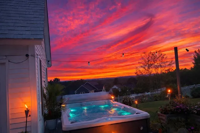 $1,100,000 | 2 Nettie Way, Londonderry, NH 03053