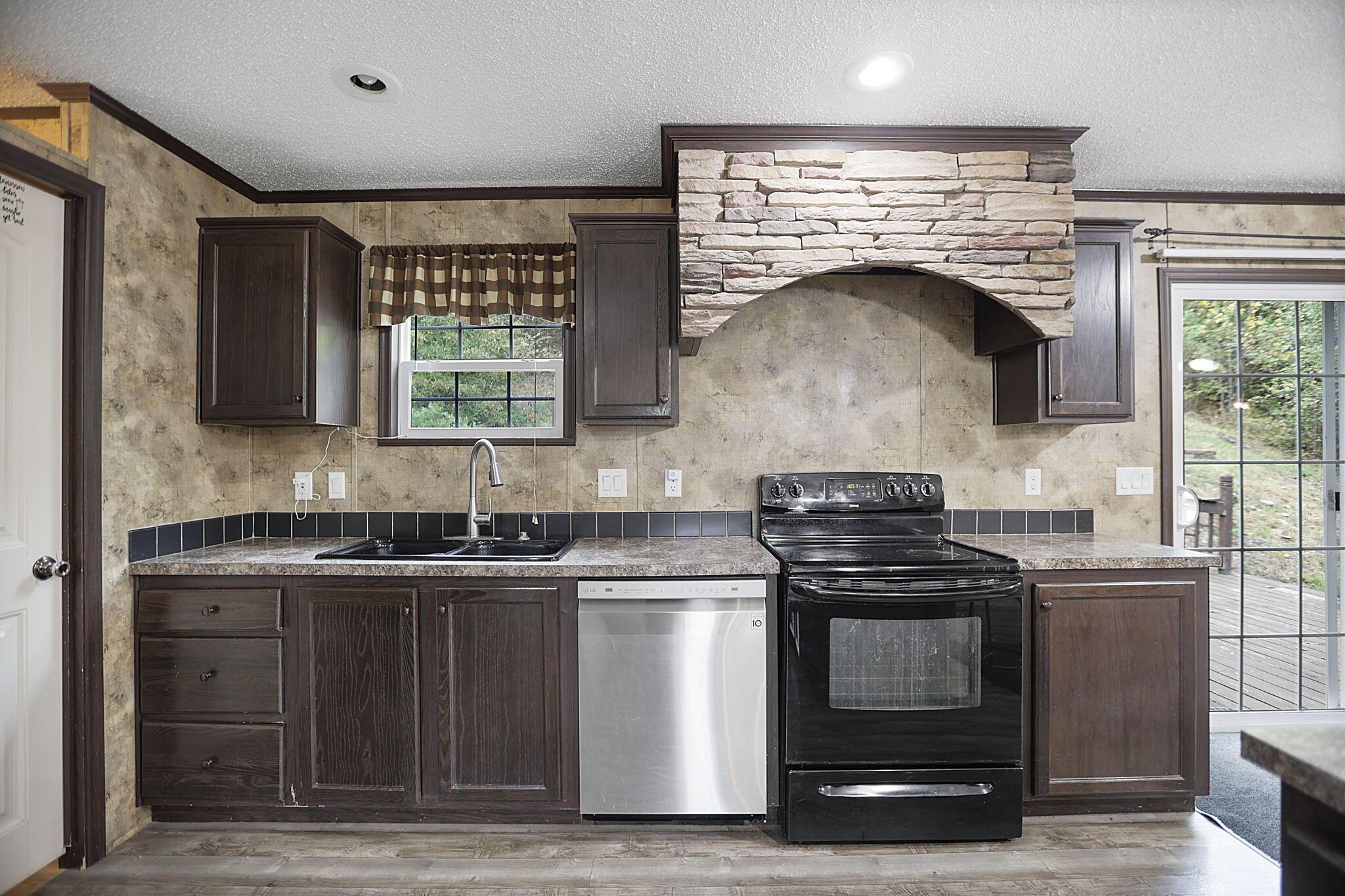 4015 Leffler Road Roseville, OH 43777 - Photo 20 of 93 Kitchen