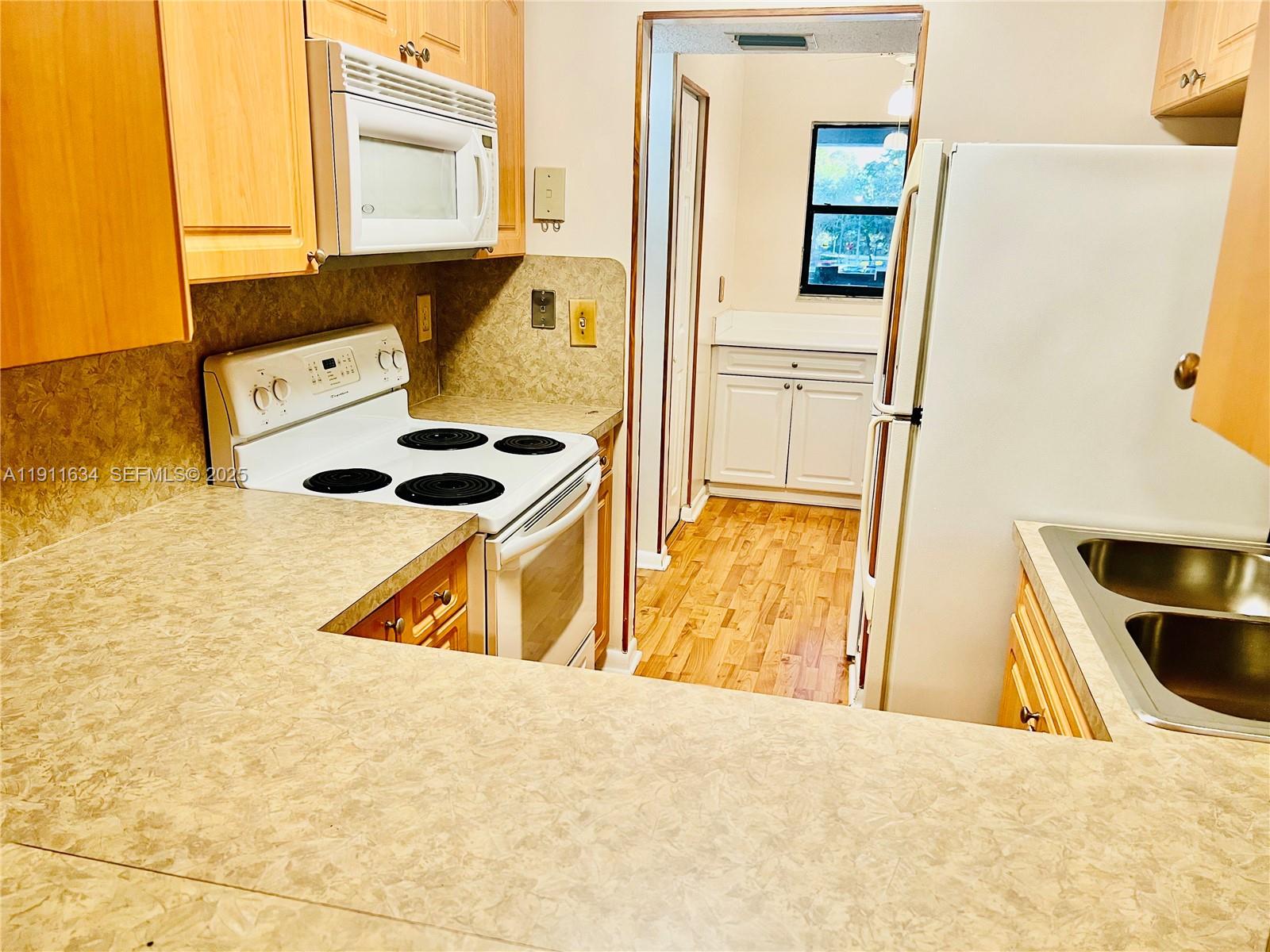 1021 Mockingbird Lane, Unit 215 Plantation, FL 33324 - Photo 20 of 52