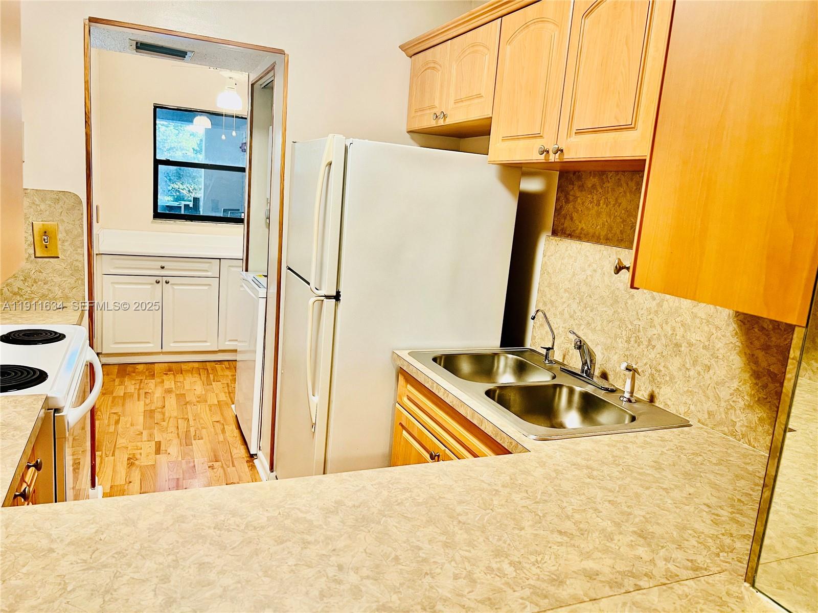 1021 Mockingbird Lane, Unit 215 Plantation, FL 33324 - Photo 23 of 52