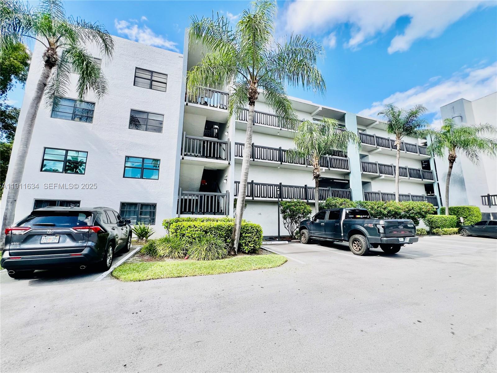 1021 Mockingbird Lane, Unit 215 Plantation, FL 33324 - Photo 9 of 52