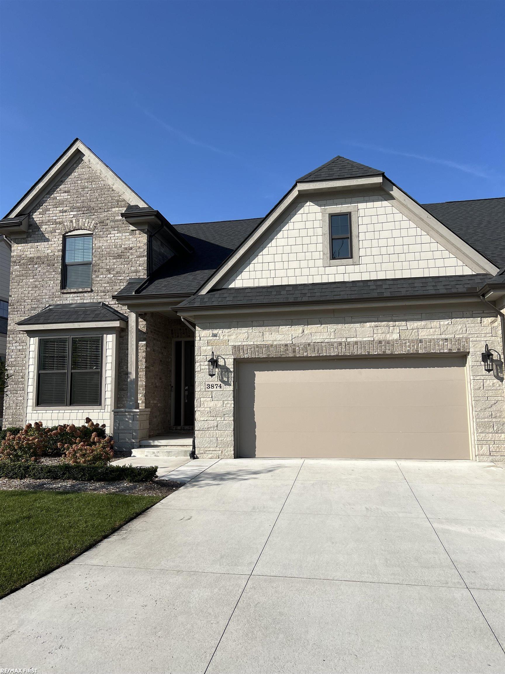 3874 Albatross Court, Unit 17 Rochester Hills, MI 48309 - Photo 1 of 37