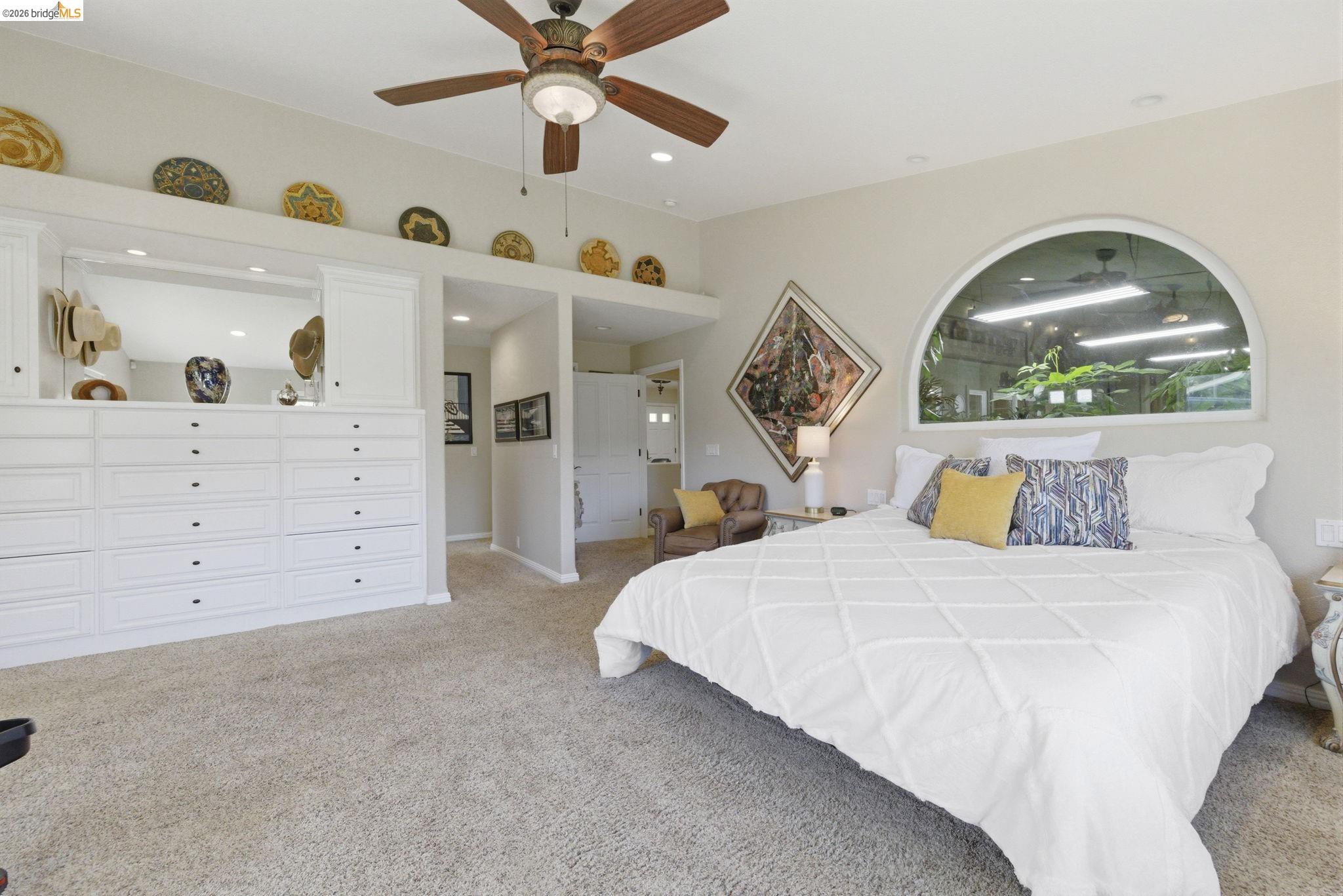 5356 Dogtown Road Coulterville, CA 95311 - Photo 39 of 60 a bedroom with a bed and a dresser