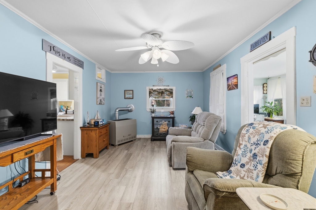 52 Point Street Fairhaven, MA 02719 - Photo 8 of 40 Gallery Image 8