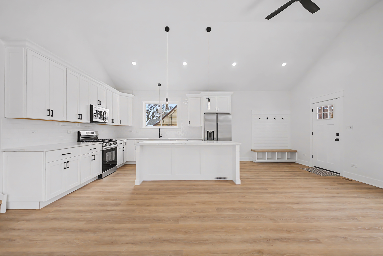 8244 44th Street Lyons, IL 60534 - Photo 6 of 28