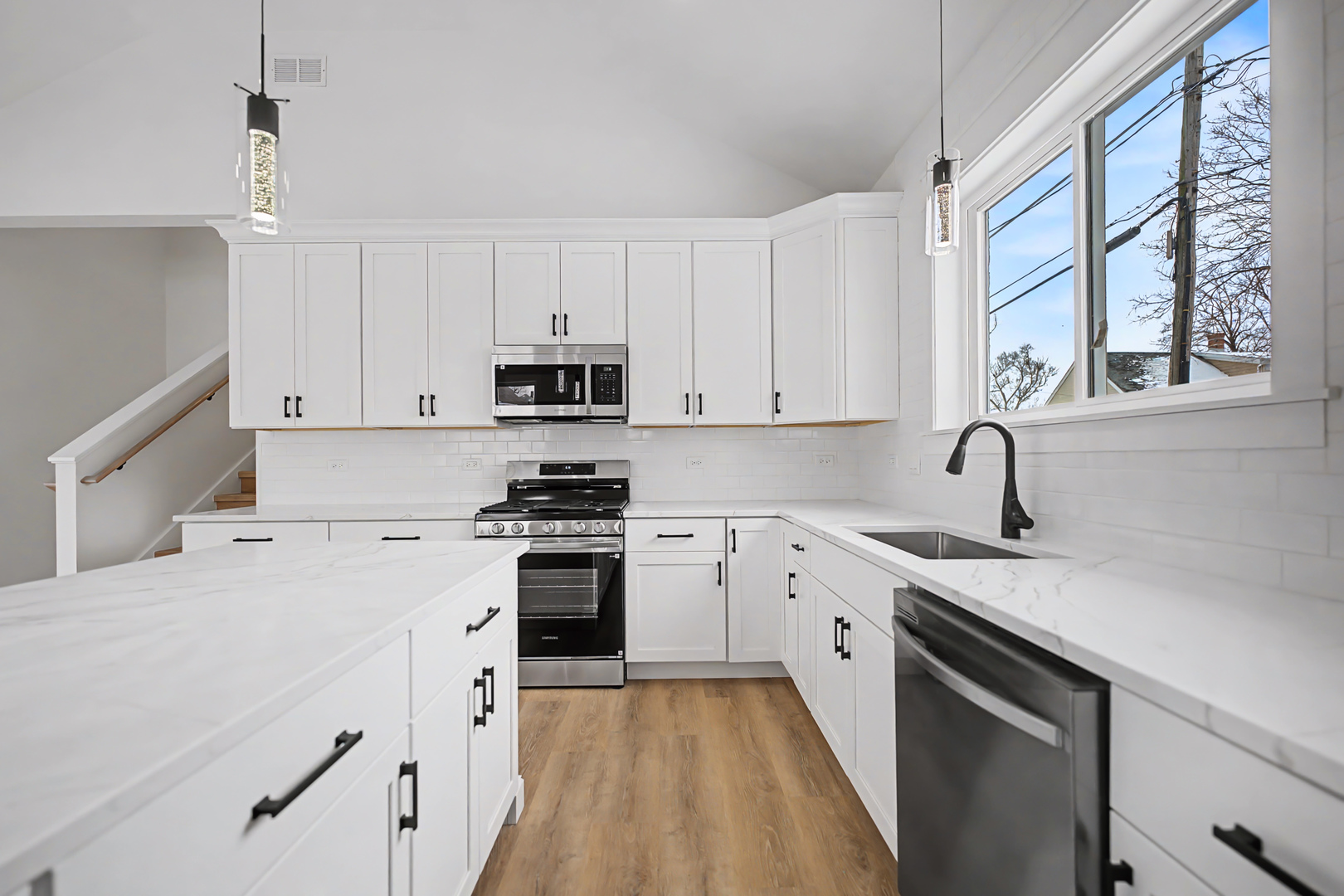 8244 44th Street Lyons, IL 60534 - Photo 9 of 28