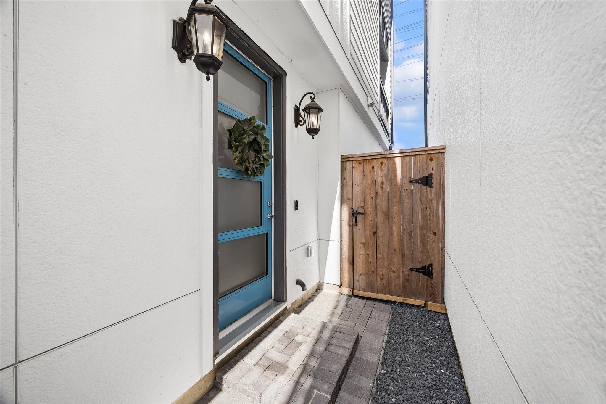 3312 West 12th Street Houston, TX 77008 - Photo 3 of 25 Private side entry front door.