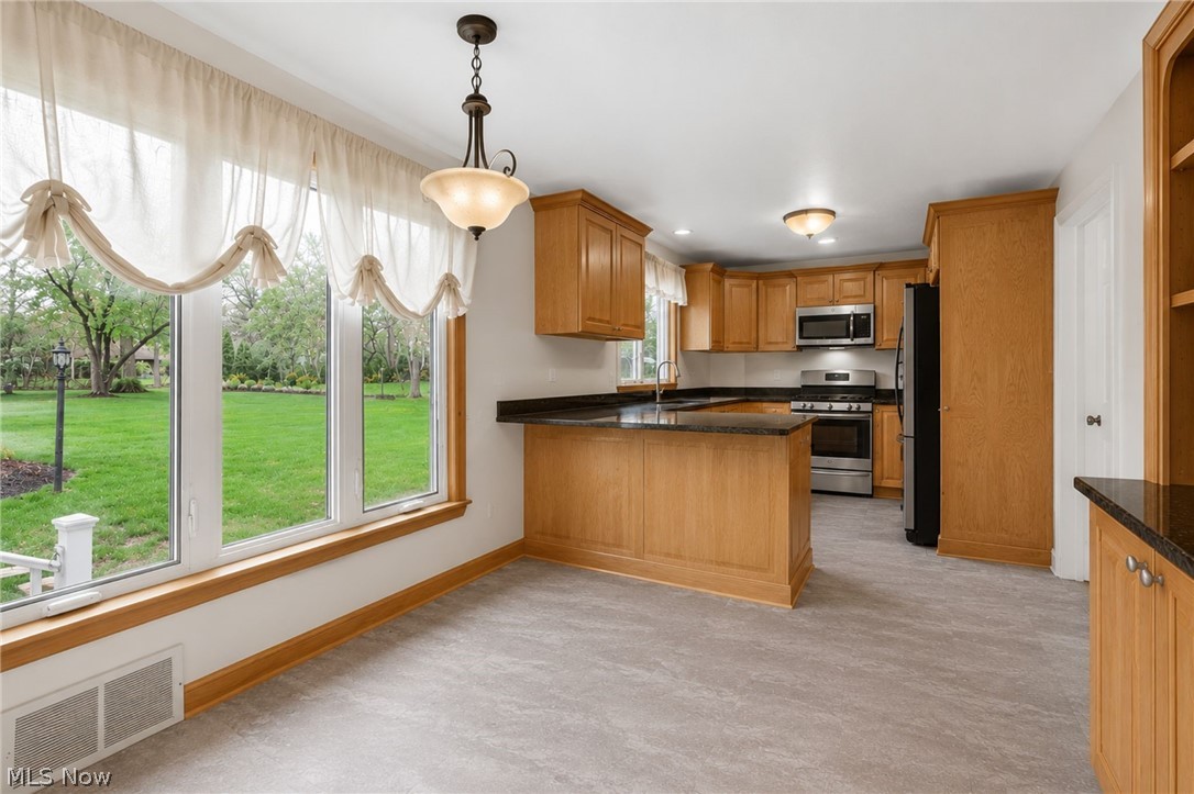 2426 Lander Road Pepper Pike, OH 44124 - Photo 13 of 38