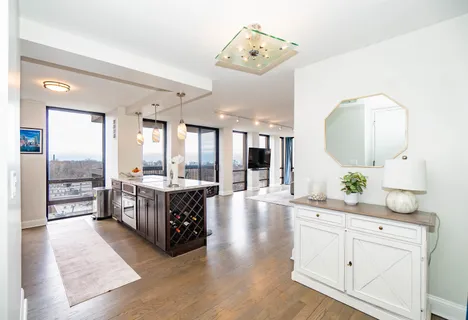 $389,000 | 1660 North LaSalle Drive, Unit 811, Chicago, IL 60614