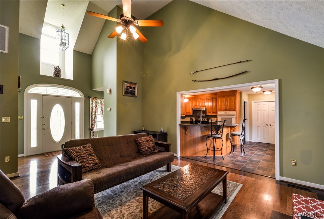 6910 Laurel Spring Road Prince George, VA 23875 - Photo 8 of 34 Gallery Image 8