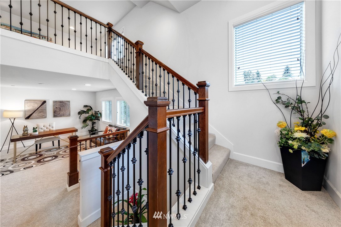 20057 94th Avenue Northeast, Unit 36 Bothell, WA 98011 - Photo 13 of 31 a view of entryway and hall