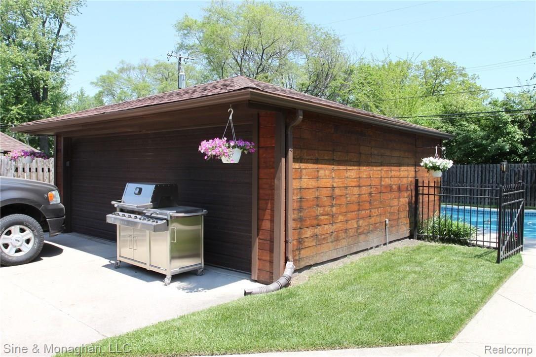 886 Lincoln Road Grosse Pointe, MI 48230 - Photo 33 of 36 IMG_4408.JPG