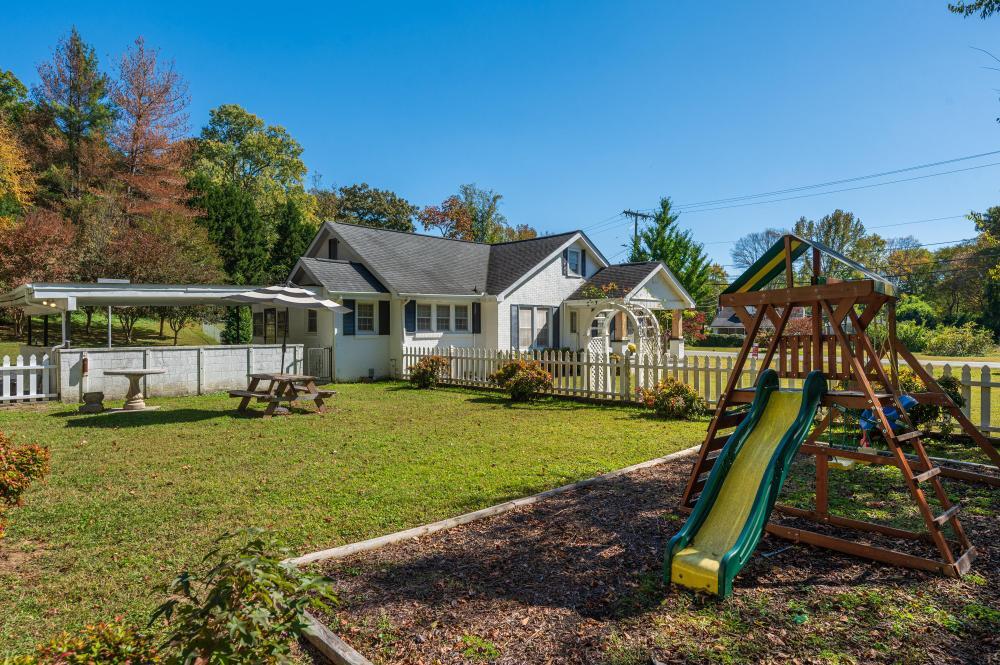 10127 Card Road Soddy Daisy, TN 37379 - Photo 17 of 36 2022_10_October_10127_Card_Rd_0017