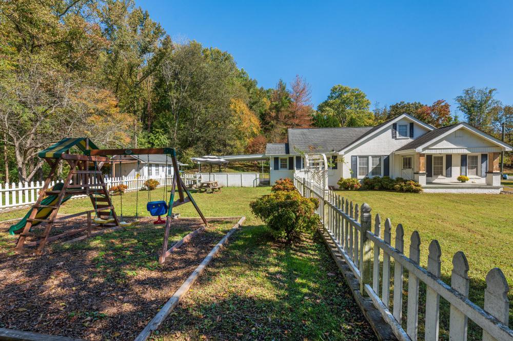 10127 Card Road Soddy Daisy, TN 37379 - Photo 18 of 36 2022_10_October_10127_Card_Rd_0018