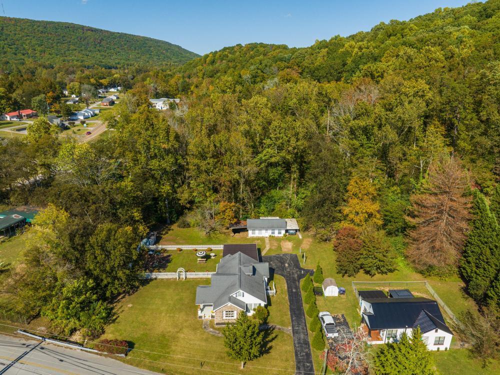 10127 Card Road Soddy Daisy, TN 37379 - Photo 4 of 36 2022_10_October_10127_Card_Rd_0004