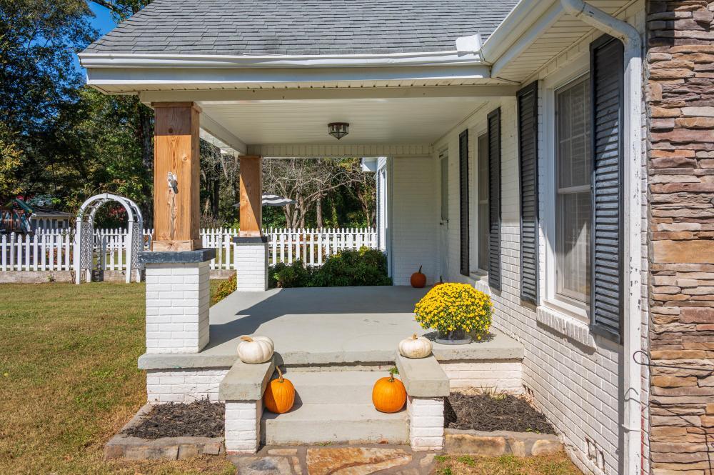 10127 Card Road Soddy Daisy, TN 37379 - Photo 6 of 36 2022_10_October_10127_Card_Rd_0006
