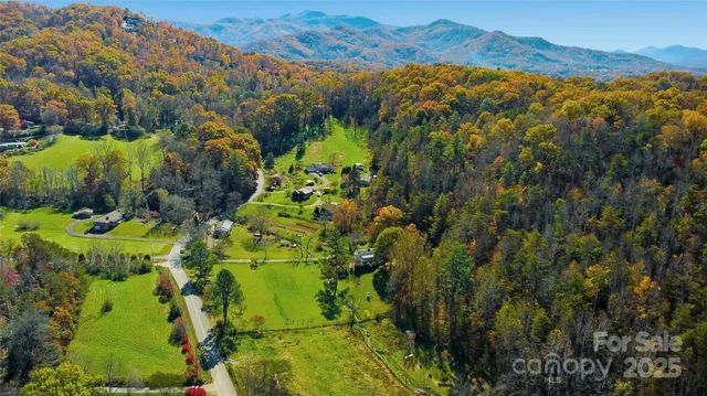 $575,000 | 1420 Bethel Church Road, Franklin, NC 28734