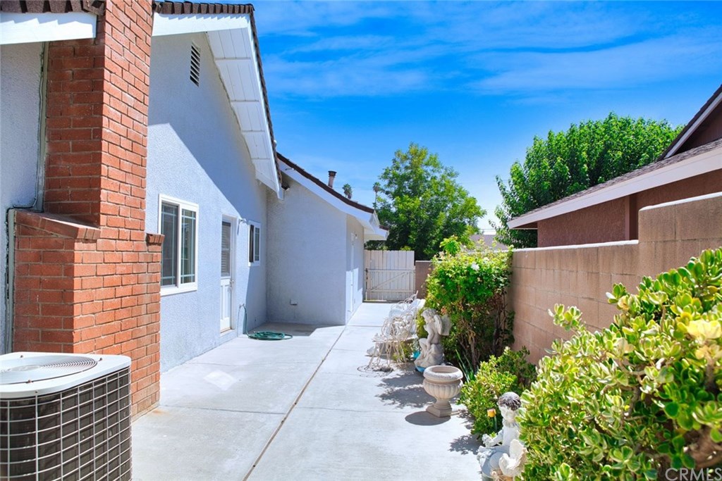 10845 Mercer Avenue Riverside, CA 92505 - Photo 16 of 28