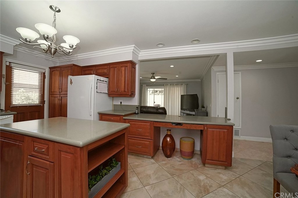 10845 Mercer Avenue Riverside, CA 92505 - Photo 6 of 28