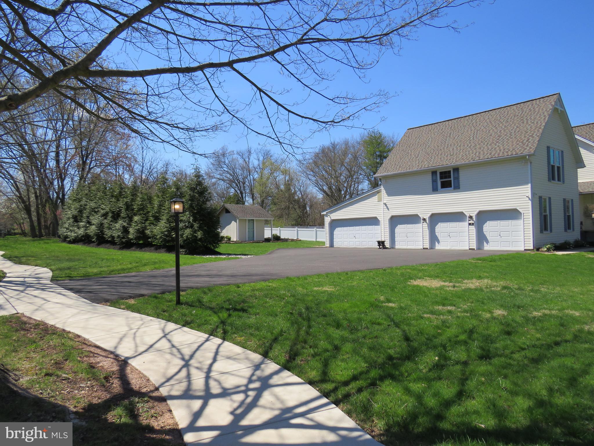 10 Spring Hill Road Perkasie, PA 18944 - Photo 7 of 74 5 Car Garages