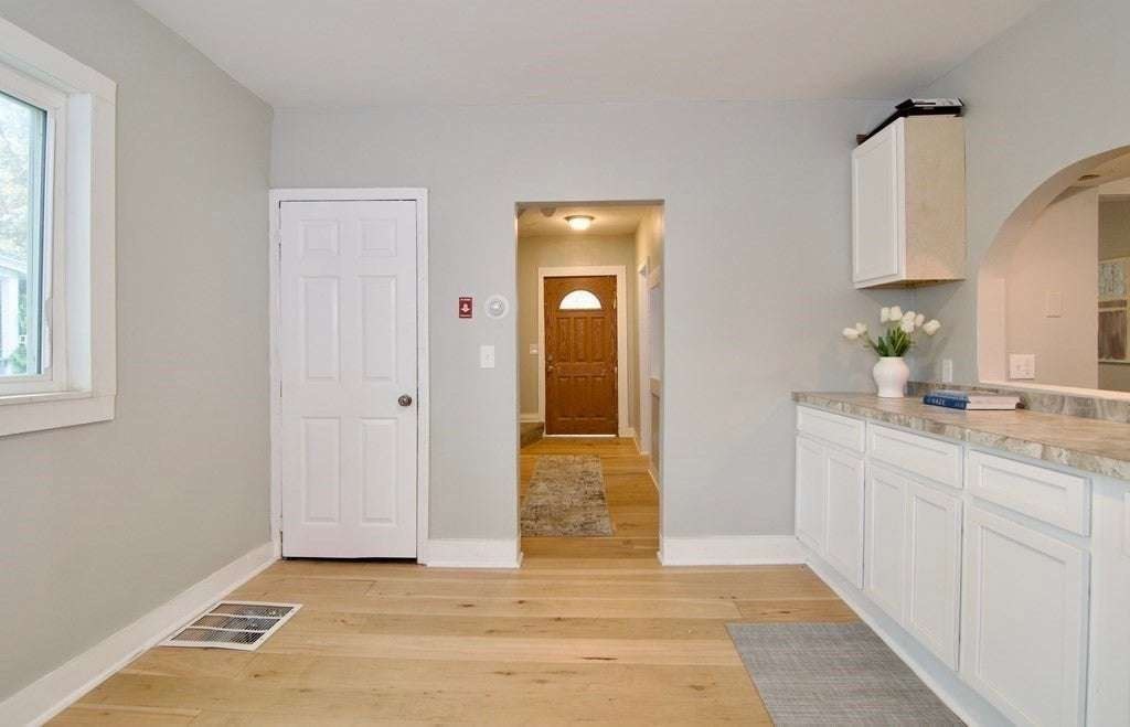 20 Crosby Street Springfield, MA 01105 - Photo 6 of 17