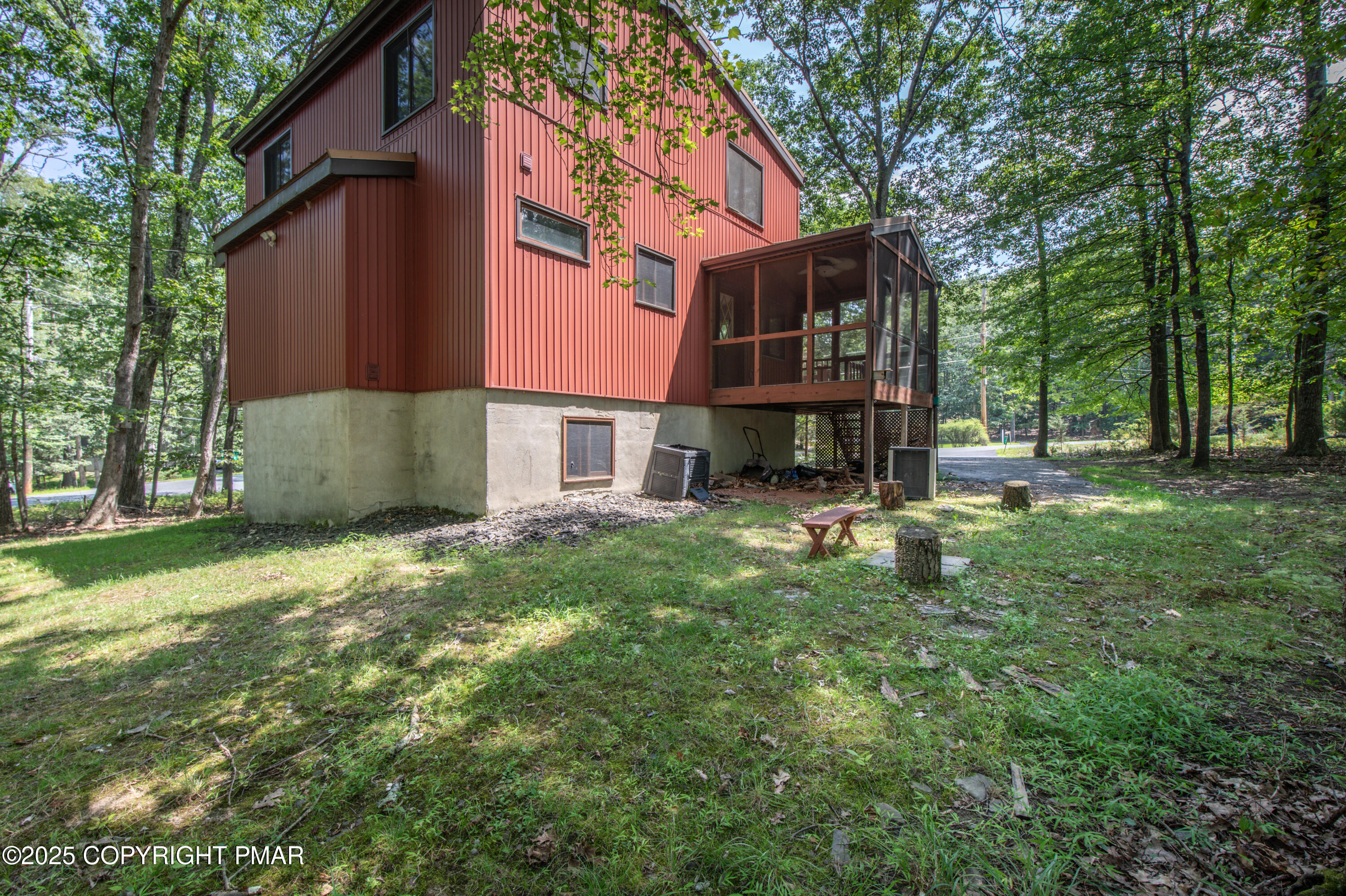 106 Carnforth Drive Bushkill, PA 18324 - Photo 38 of 73 0A5A4083-HDR