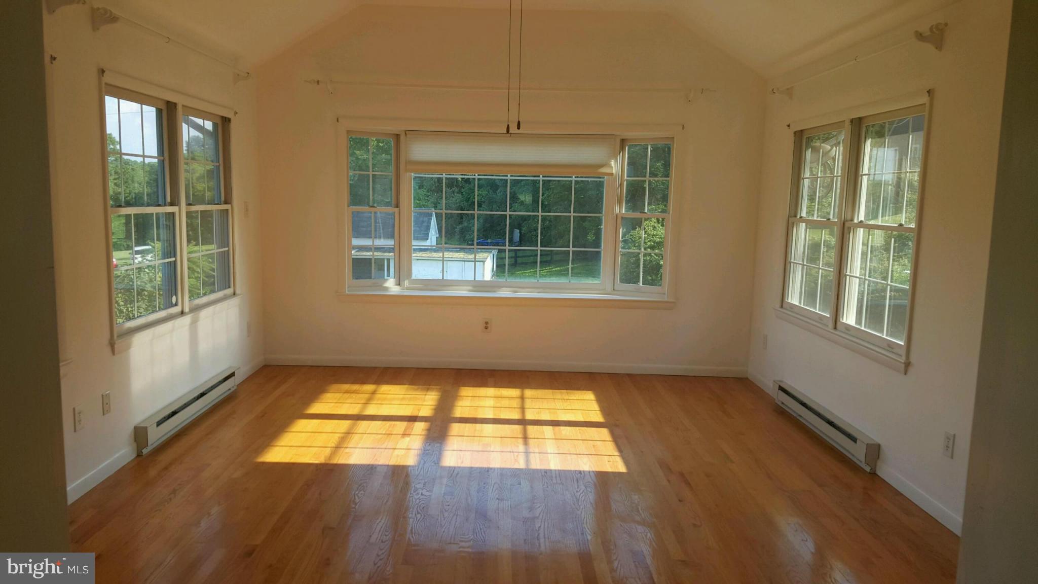 40239 Thomas Mill Road Leesburg, VA 20175 - Photo 8 of 13 Family Room