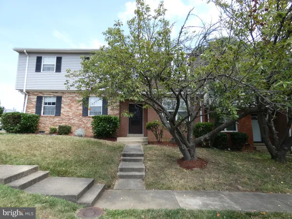 $2,200 | 3495 Castle Hill Drive, Woodbridge, VA 22193