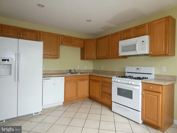 $2,200 | 3495 Castle Hill Drive, Woodbridge, VA 22193