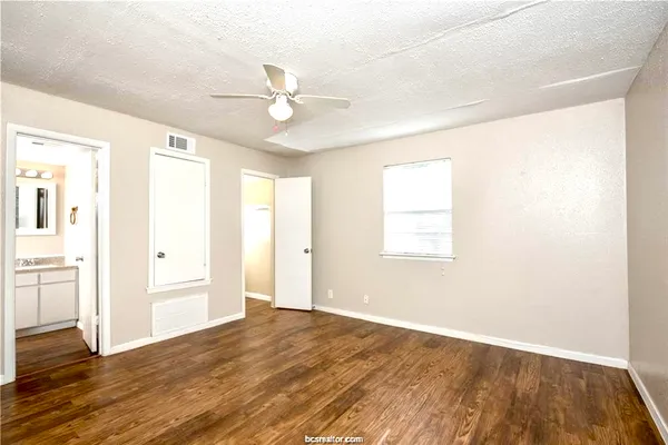 $1,050 | 3900 Old College Road, Unit 33, Bryan, TX 77801