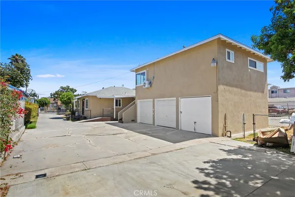 $2,995 | 3666 West 113th Street, Inglewood, CA 90303
