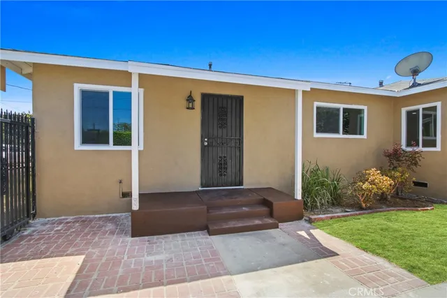 $2,995 | 3666 West 113th Street, Inglewood, CA 90303