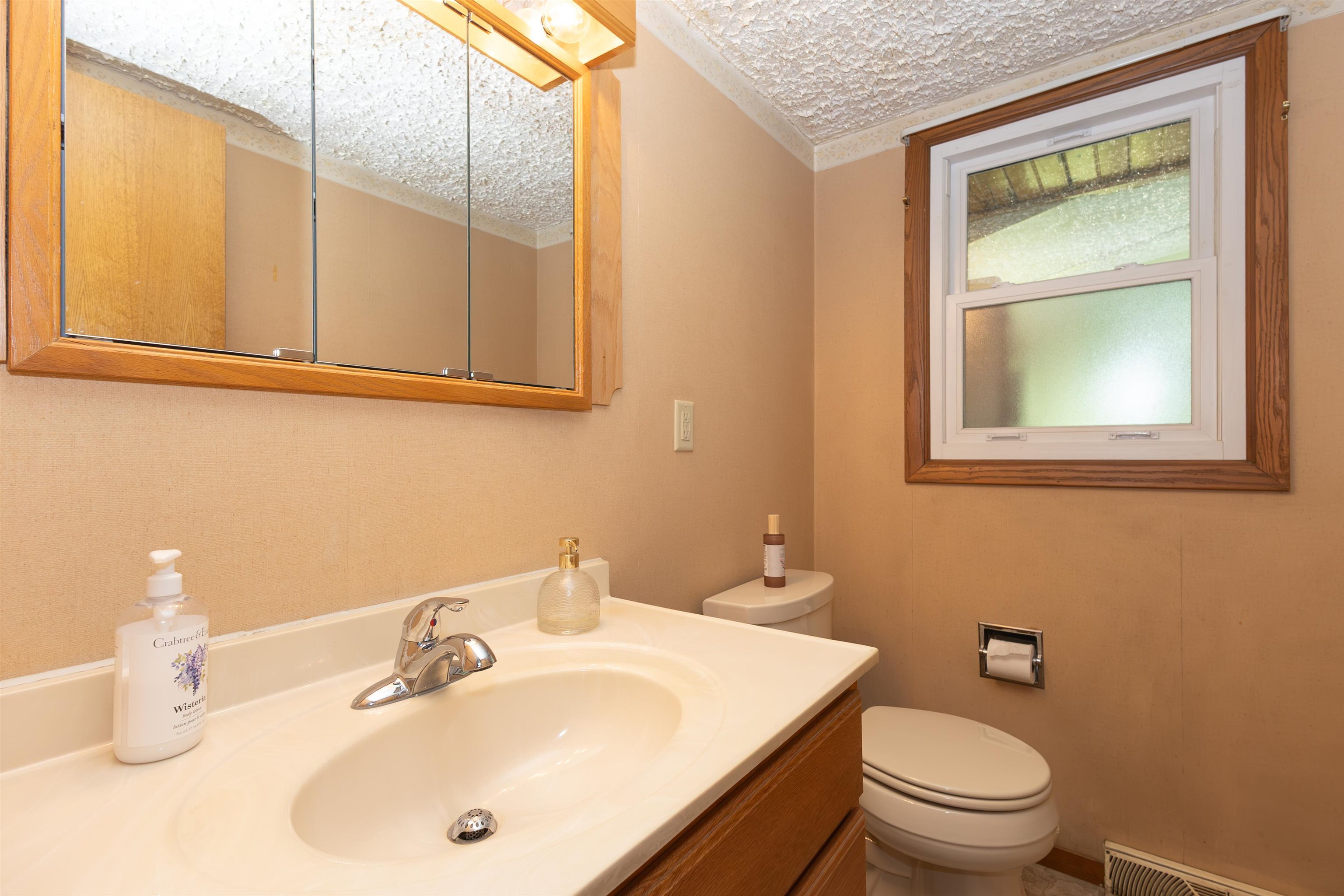 809 Melissa Street Menasha, WI 54952 - Photo 10 of 35